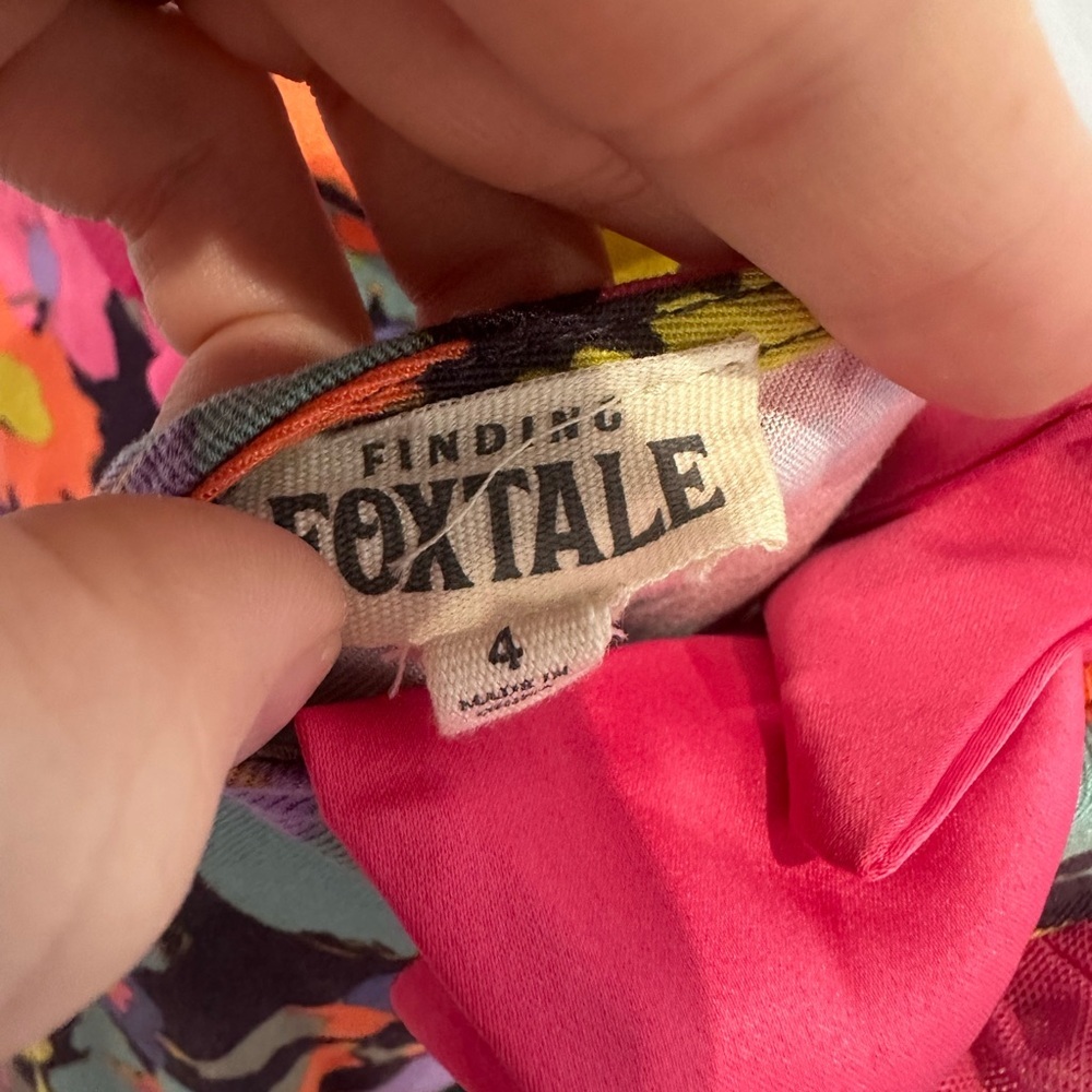 Finding Foxtale Floral Dress with a pink bow size 4 - Picture 5 of 5